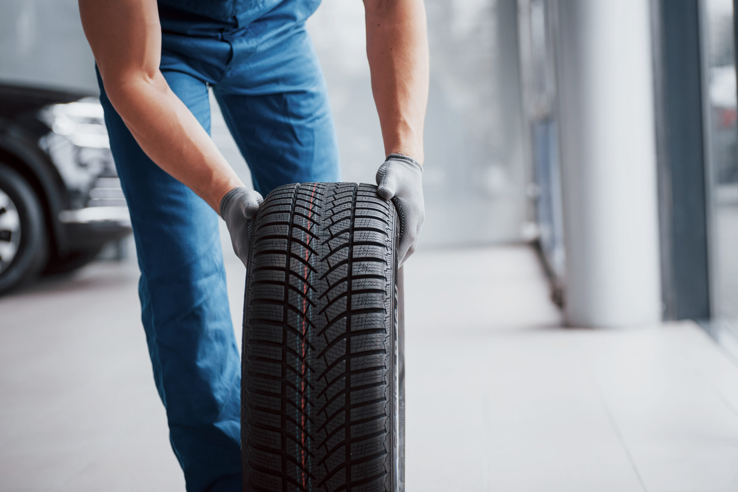 Kritisk ansvar tolv Alt du behøver at vide om dæk og fælge til din bil · BILER.